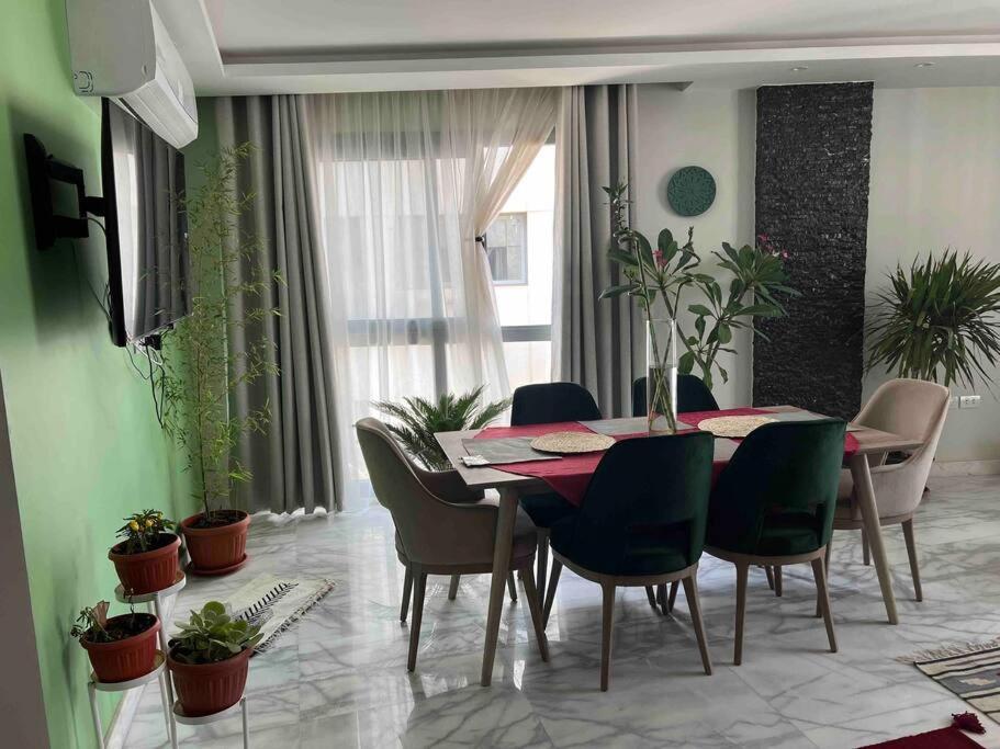 Newly Refurbished Flat,Marble Floors.Central Caïro Buitenkant foto